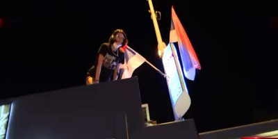 Tokom uključenja Žakline Tatalović na N1, u etar je otišla prava slika i prilika jednog blokadera, koji urla kako treba poubijati sve policajce.