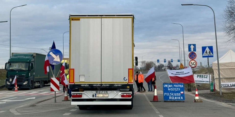 Prekipelo! Hitan apel: Blokiran graniči prelaz sa Ukrajinom - ovako više ne može (VIDEO)