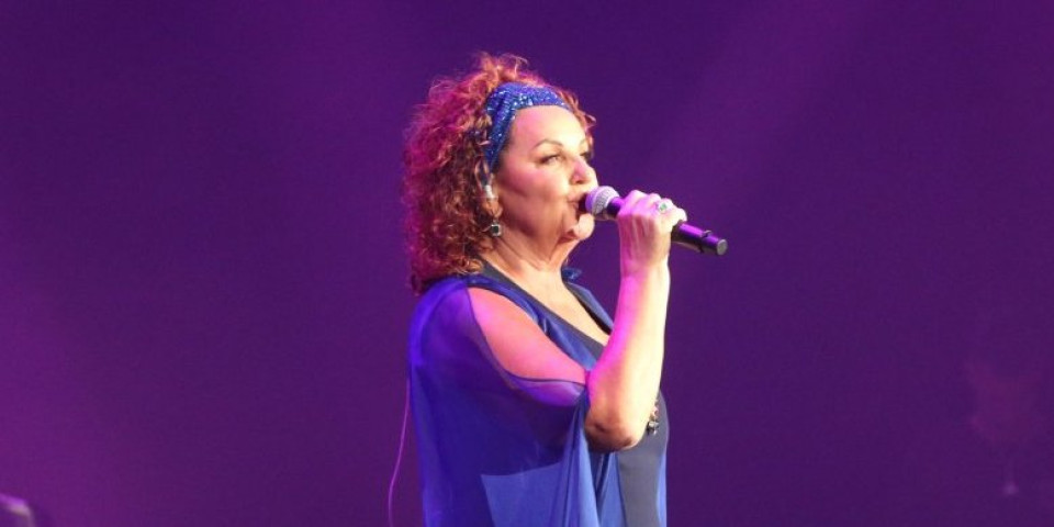 Osudio divljanje u Čačku - Pevač podržao Anu Bekutu: "Takav trag se ne briše zvižducima"