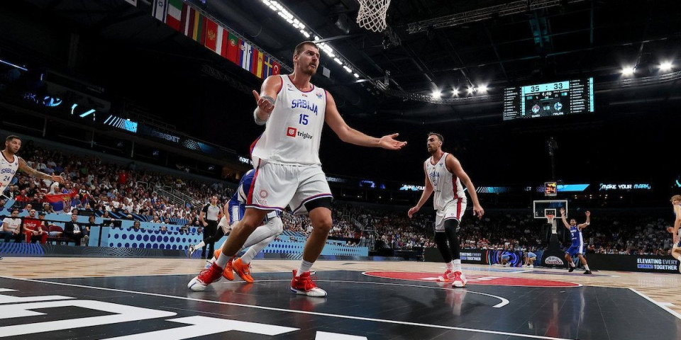 Odbrana za kojom je Pešić očajnički letos tragao, koštala Srbiju Evrobasketa