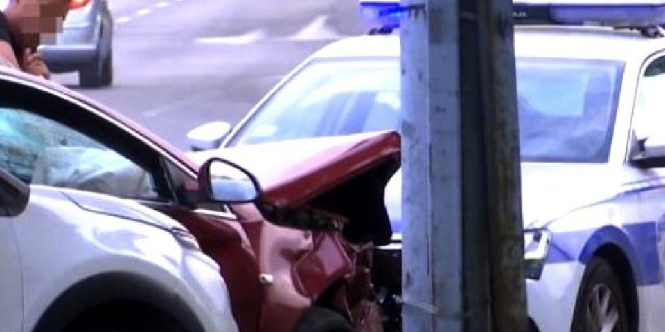 Ljudi su leteli iz kola po ulici: Poznat uzrok stravičnog udesa na Karaburmi