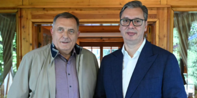 Predsednik Srbije Aleksandar Vučić sastao se sa predsednikom Miloradom Dodikom.