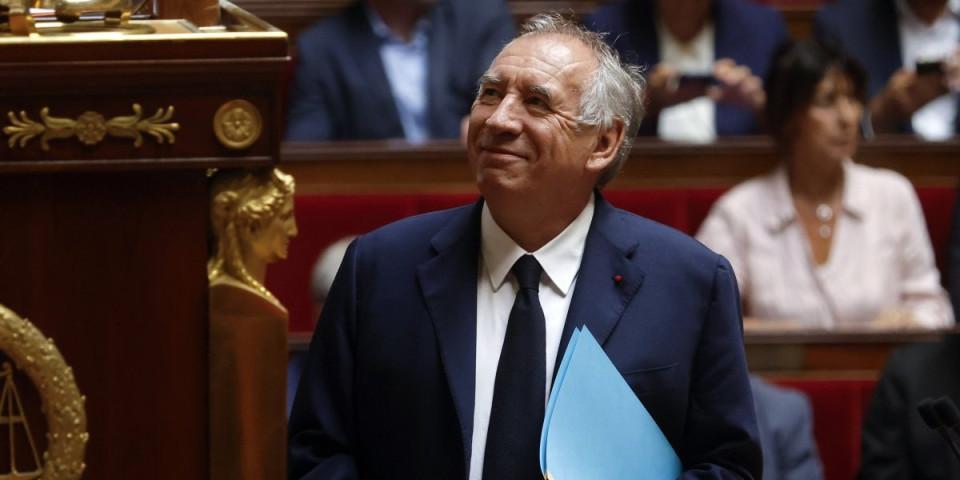 Pala francuska vlada!