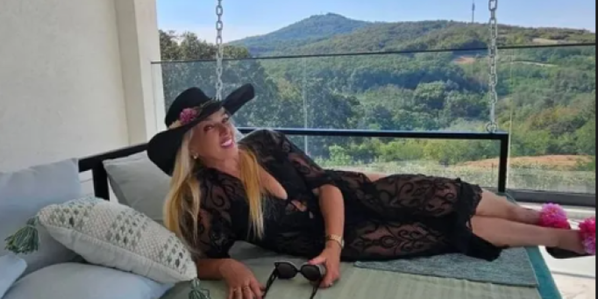 Beranka Sovrlić u vili Marte Savić i Mileta Kitića