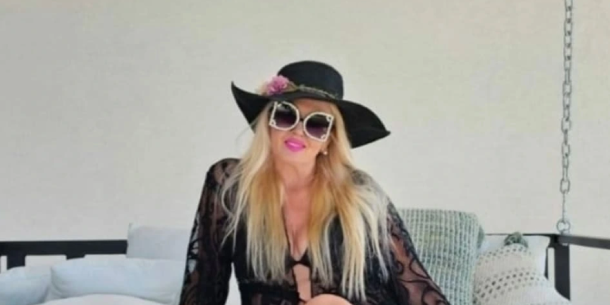 Beranka Sovrlić u vili Marte Savić i Mileta Kitića