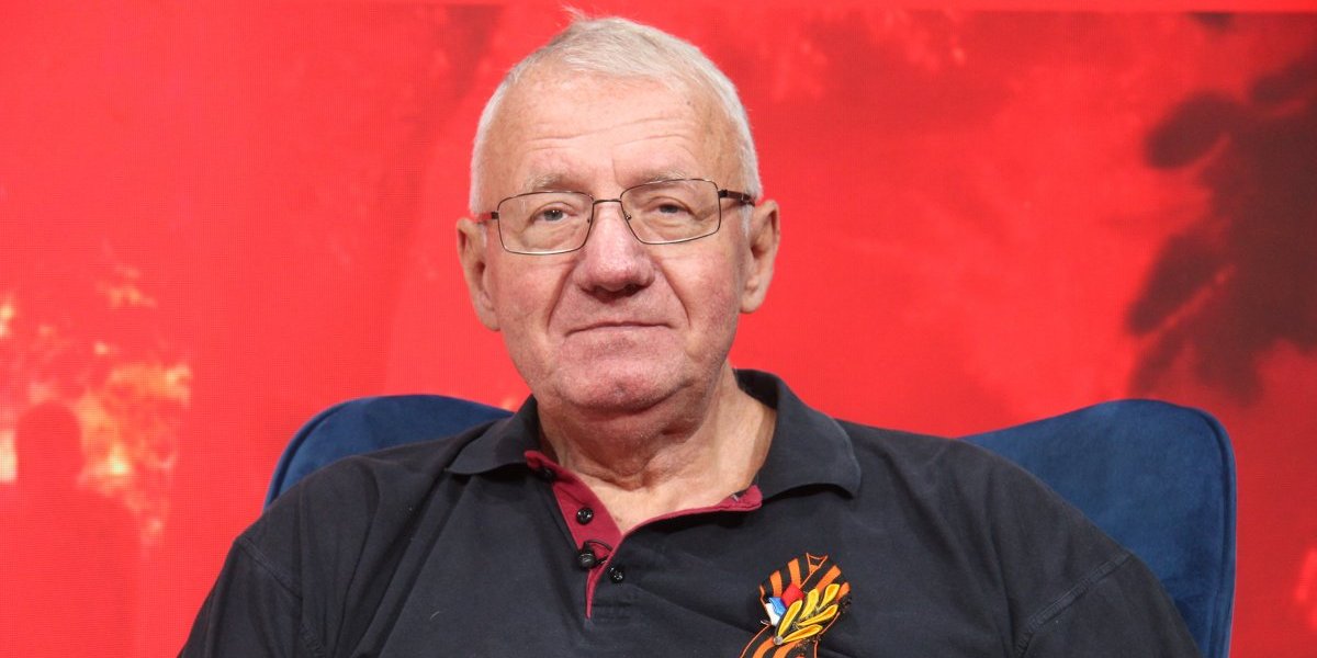 Progovorio Vojislav Šešelj - otkrio gde je bio 5. oktobra 2000. godine, pa spomenuo i "kalašnjikov" i 5 šaržera