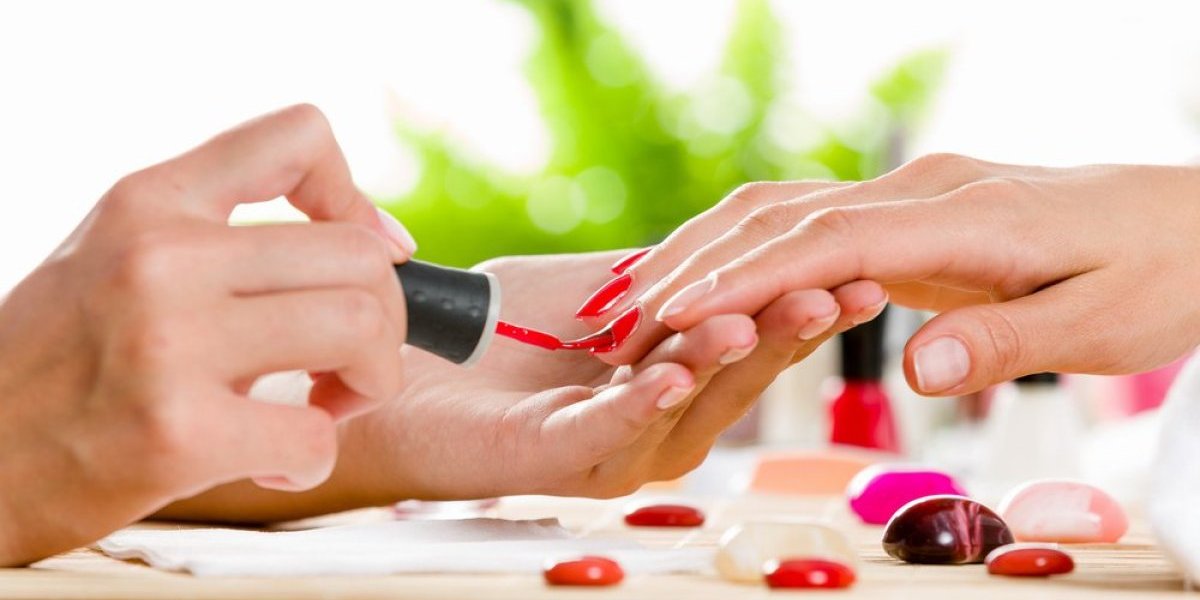 Upozorenje za manikirke: Ovaj gel lak se povlači sa tržišta (FOTO)