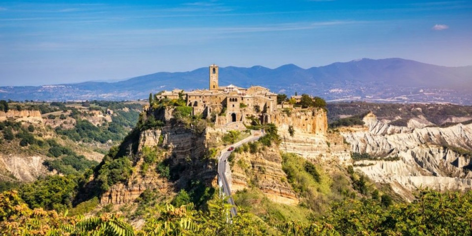 "Umirući grad" u Italiji: Destinacija koju morate da posetite pre nego što nestane (VIDEO)