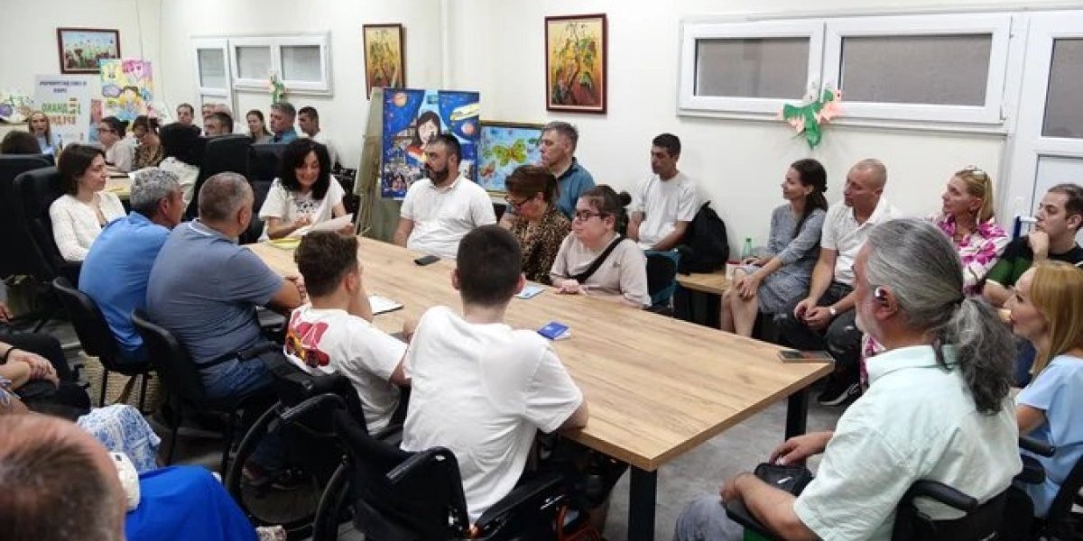 Obeležen Svetski dan Dišenove mišićne distrofije: Ovo je bila tema okruglog stola (FOTO)