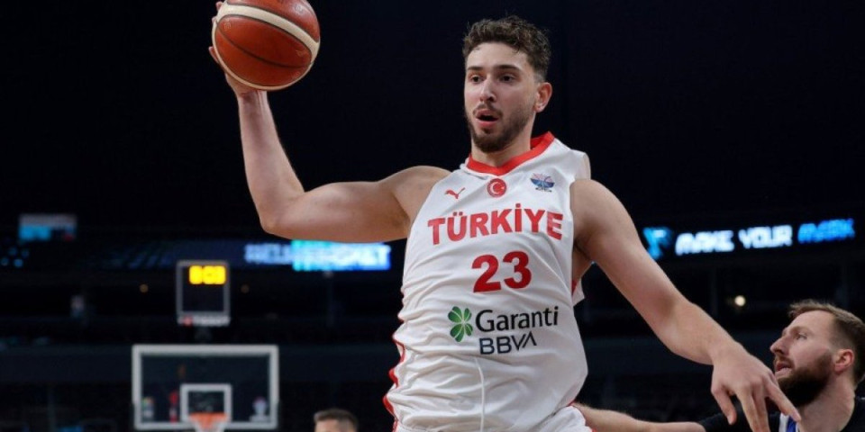 Turska je drugi finalista EP! Osman i Osmani razmontirali Grke, sa Nemcima za titulu