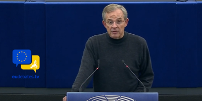 Francuski poslanik u Evropskom parlamentu Tijeri Marijani poručio je danas u Strazburu da se u Srbiji dešava nasilje nad državom i njenim institucijama u cilju promene vlasti!