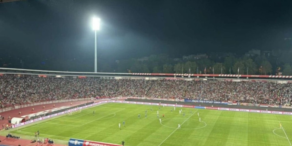 Kakva atmosfera na "Marakani"! I Englezi da čuju kako grmi: Kosovo je Srbija! (VIDEO)