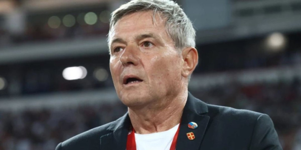 Sa tribina gruva "Piksi odlazi"! Navijači imaju poruku za selektora Stojkovića (VIDEO)