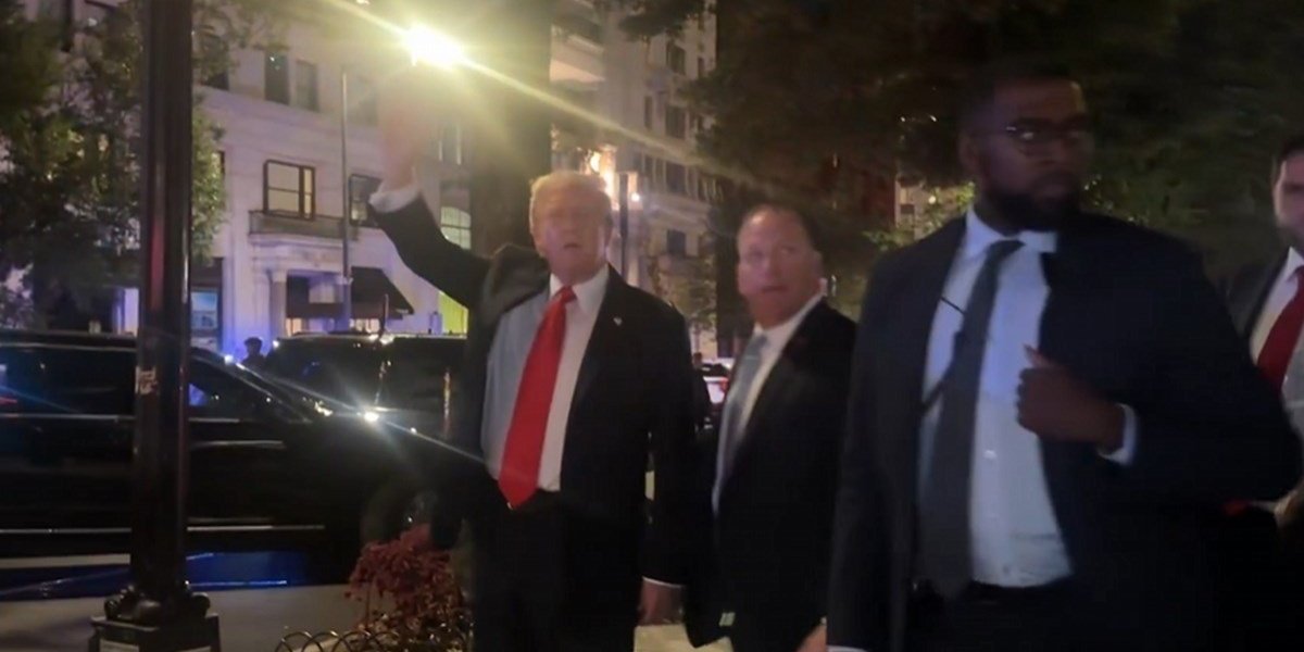 (VIDEO) Trampa pitali o upadu ruskih dronova, njegov potez šokirao sve: Snimak obišao svet