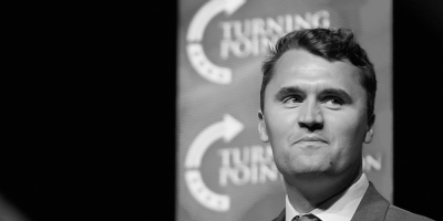 Na društvenim mrežama kruže jezivi snimci slavlja ubistva bliskog saradnika američkog predsednika Donalda Trampa, koji dele snimke seirenja zbog ovog bezumnog čina.