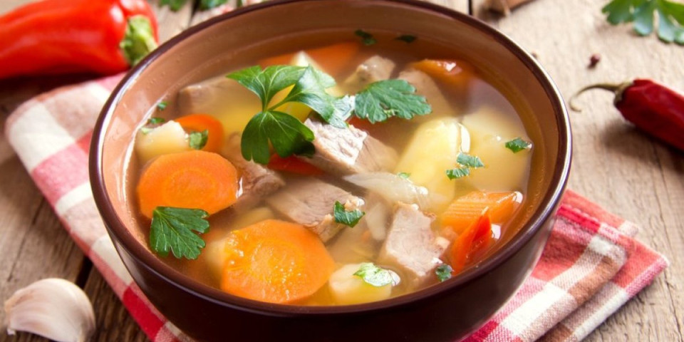 Domaća juneća supa: Okrepljuje organizam, a bogatim ukusom osvaja sva čula
