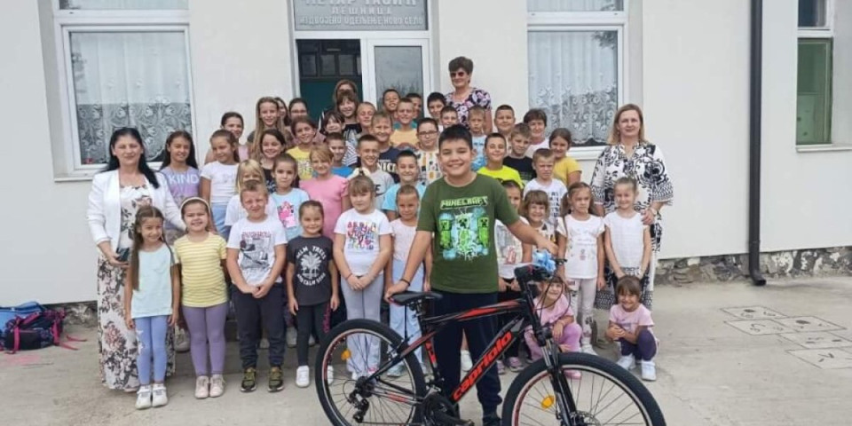 Kakav izazov: Svakom đaku poklon ako uradi ovo!