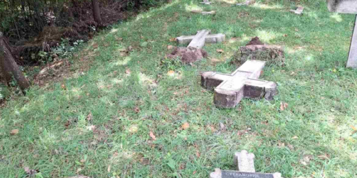 Uništena grobna mesta