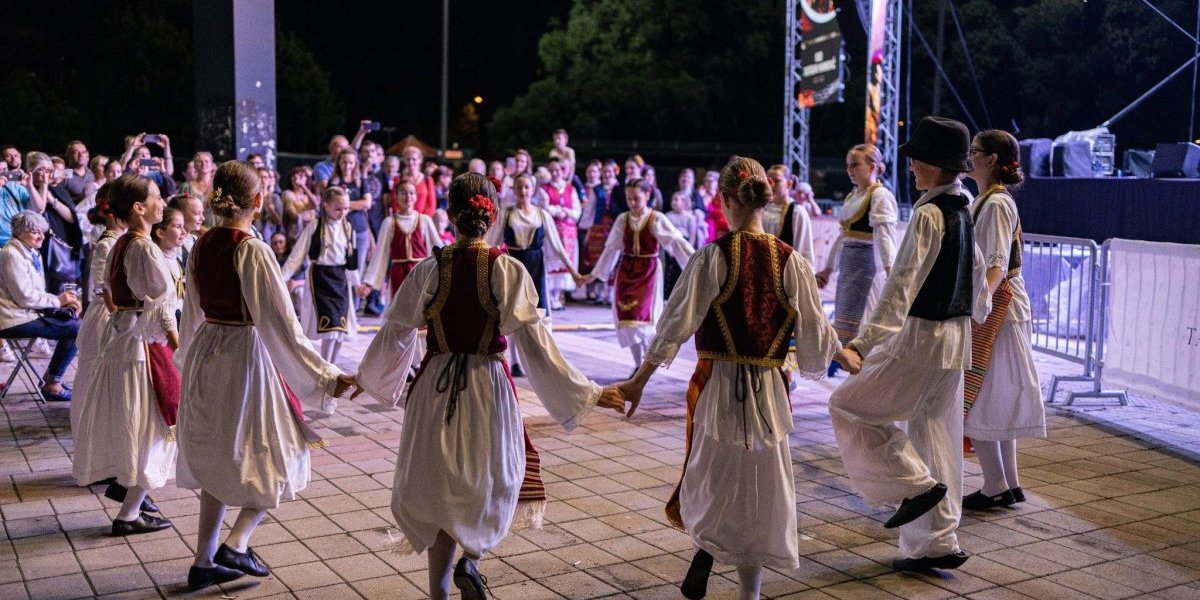Što je nekad bilo dobrih tamburaša! U Novom Sadu počeo Svetski festival (FOTO)