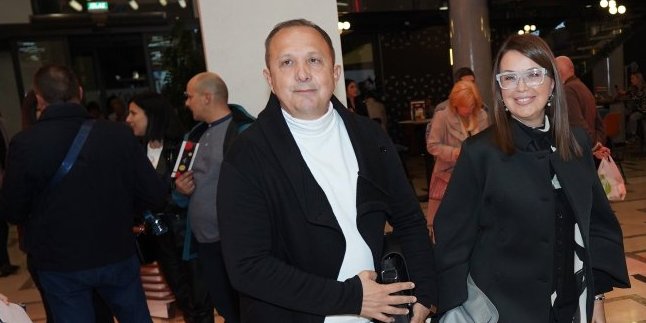 Presadio kosu, pustio bradu i smršao: Nakon odlaska iz Granda voditelj promenio lični opis