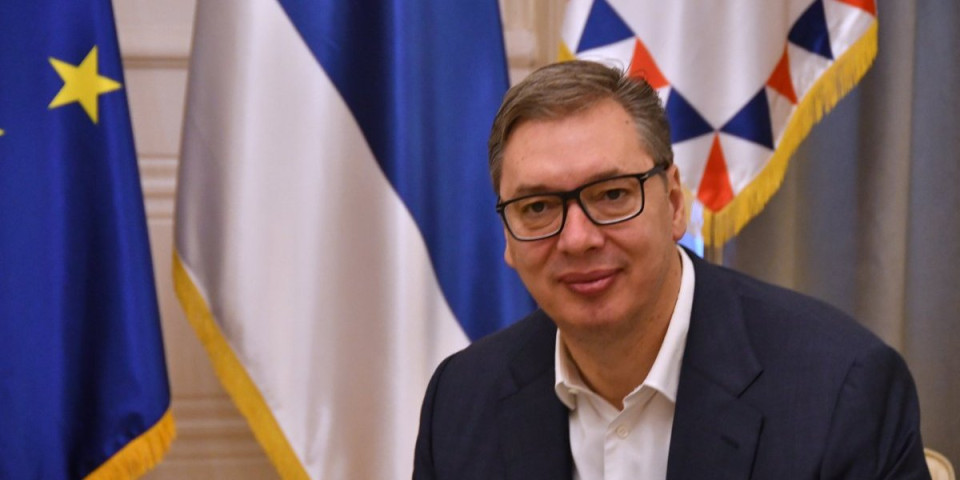 Vučić stigao na Ekspo Osaka 2025: Predsednik Srbije upisao se u knjigu gostiju