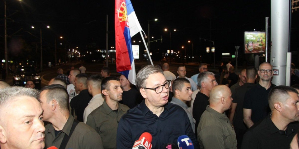 Svi moramo da se angažujemo i izborimo za svoju zemlju! Vučićeva poruka građanima na skupu protiv blokada