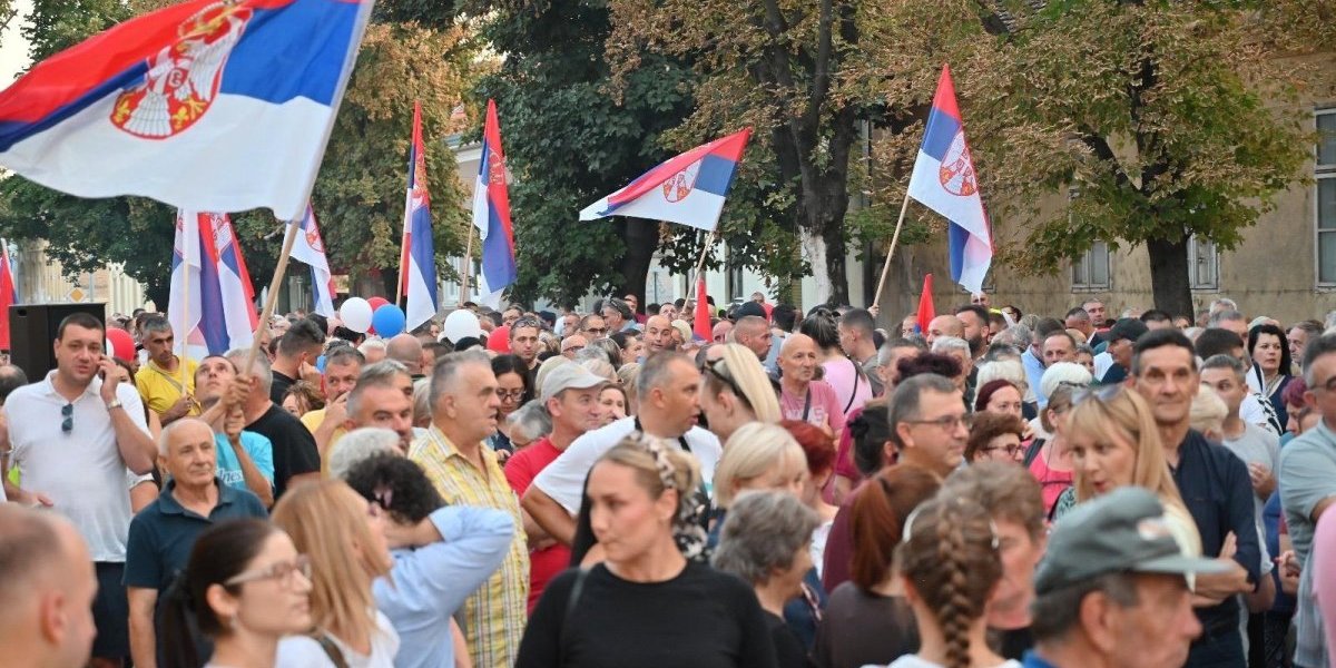 Srbija je rekla svoje! BIA: Na skupovima protiv blokada 145.000 građana, blokadera samo 5.500