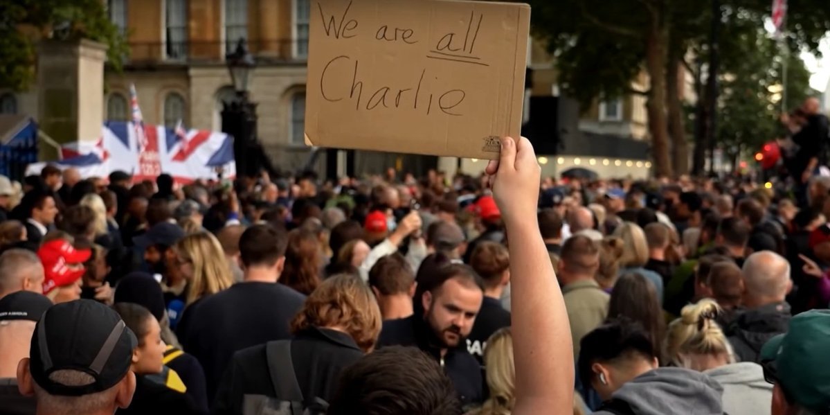 Snažne poruke sa skupa u Londonu u čast Kirka: Svi smo mi Čarli! (VIDEO)