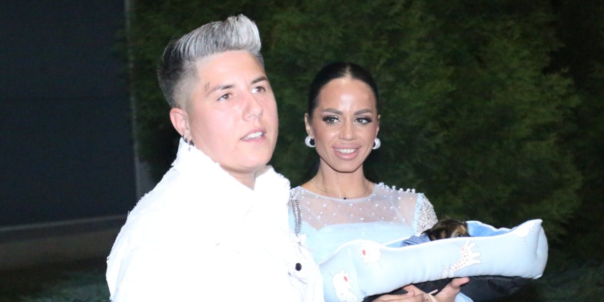 "Ovo je naša beba": Matora i njena devojka u Elitu ušle sa novim članom porodice (VIDEO)