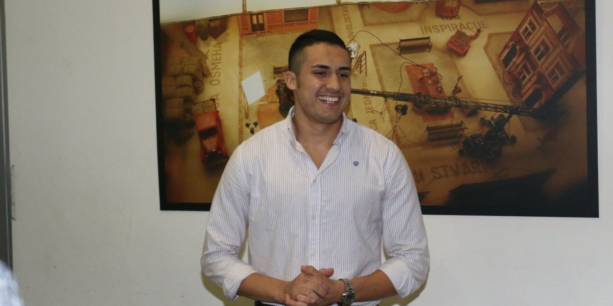 Navalio k'o da žensko nije video - Rus smuvao Srpkinju, oni su prvi ljubavni par u Eliti