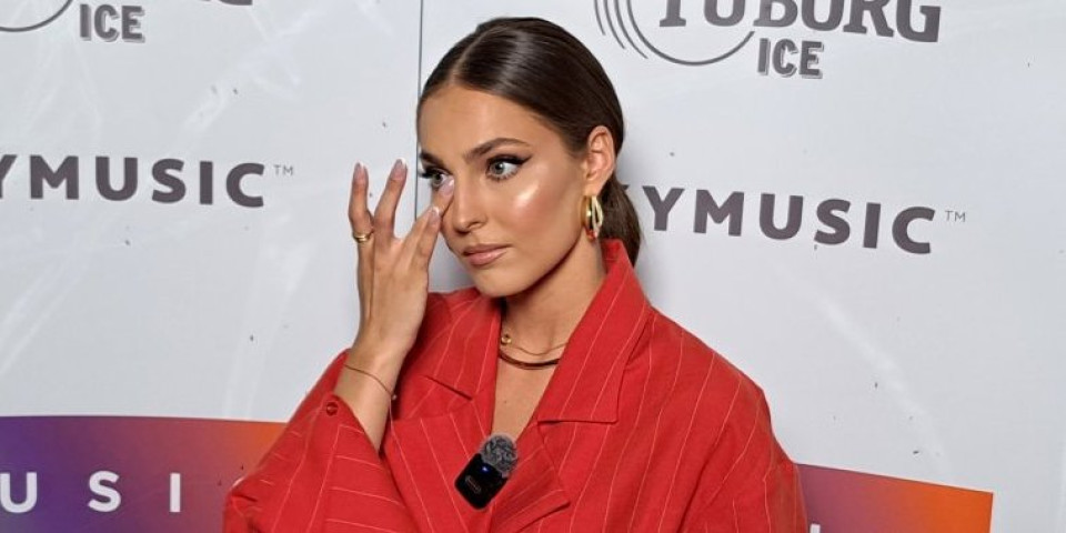 Privedena Džejla Ramović - Policija upala u lokal, protiv pevačice podneta prijava