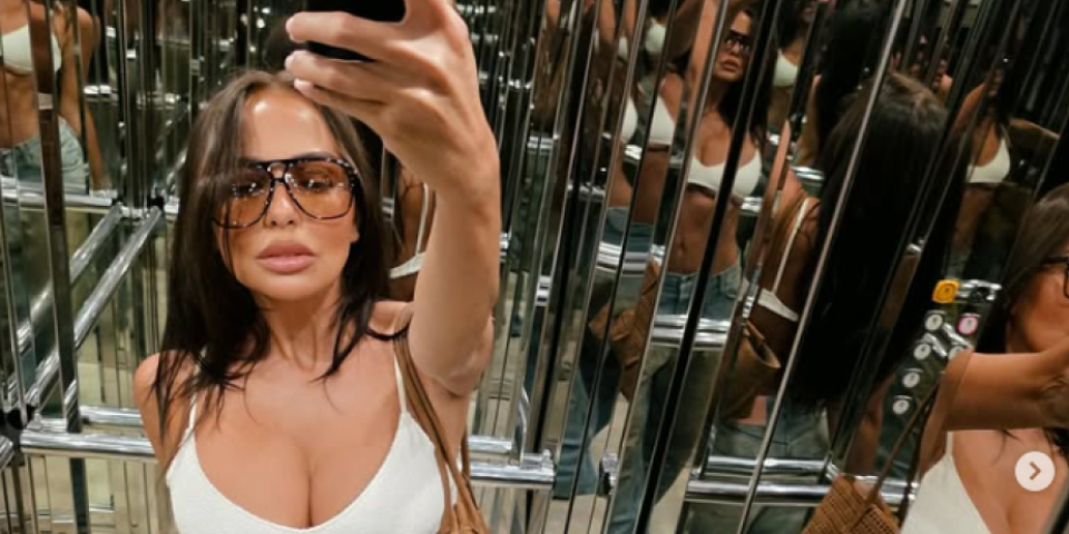 Prsata Bugarka opet pokazala grudi - Vrelim fotkama zapalila internet (FOTO)