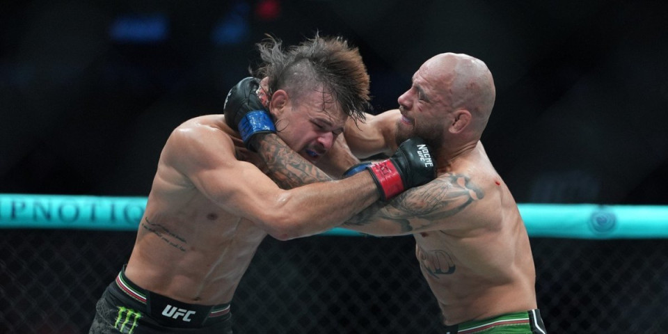 Zastrašujući nokaut: Razneo ga je razarajućim udarcima (VIDEO/FOTO)