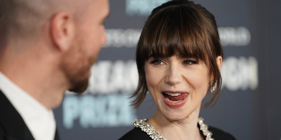 "Molim te pojedi nešto": Poznata glumica je toliko mršava da jedva stoji na nogama (FOTO)