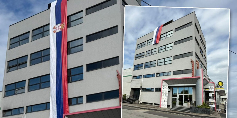 Budi se srpstvo! U Lincu osvanula zastava Srbije preko cele zgrade - veličanstven prizor (FOTO)