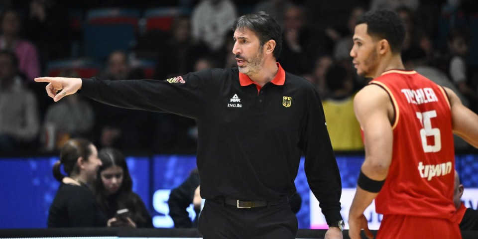 Au, na šta liči Mumbru: Selektor Nemačke zbog bolesti smršao do neprepoznatljivosti (FOTO)