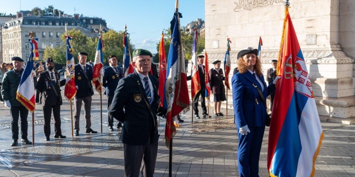 Svečanoj ceremonija kod Trijumfalne kapije u Parizu