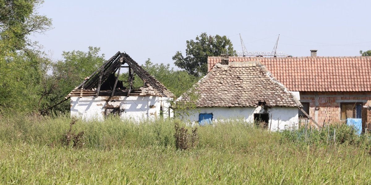 Zapaljena kuća ubijenog Igora J.