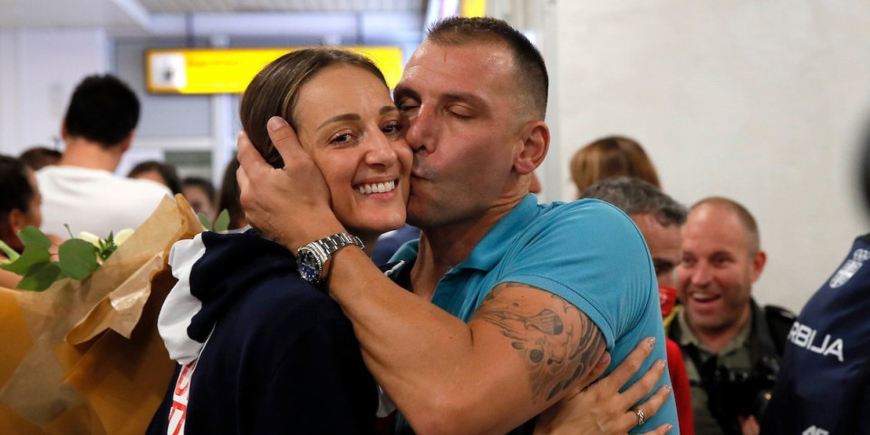 Procurili novi detalji: Ovo je razlog razvoda Maje Ognjenović i Danila Ikodinovića (FOTO)