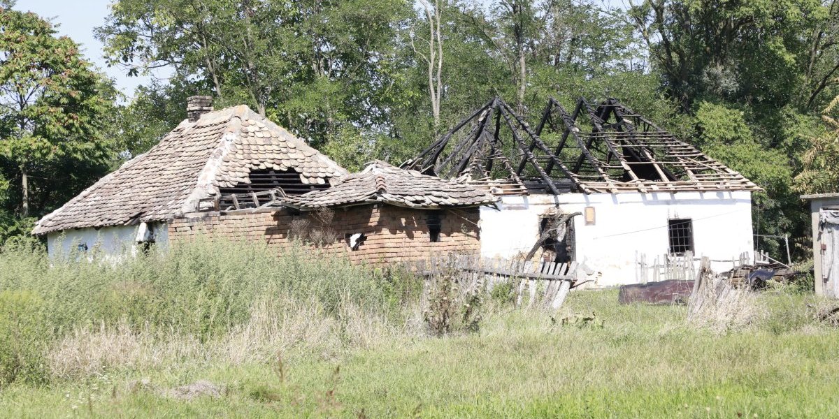 Zapaljena kuća u Obrenovcu
