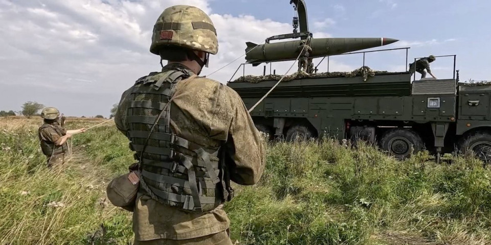 Putin na mestu dešavanja: Lično nadgleda vojne vežbe „Zapad 2025“ (VIDEO)