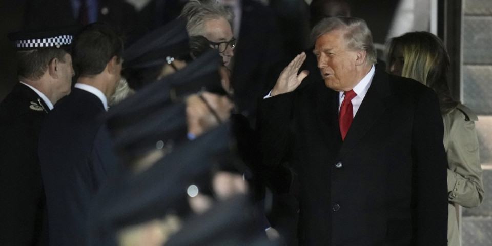 Drama na nebu: Predsednički helikopter Donalda Trampa hitno sleteo (VIDEO)