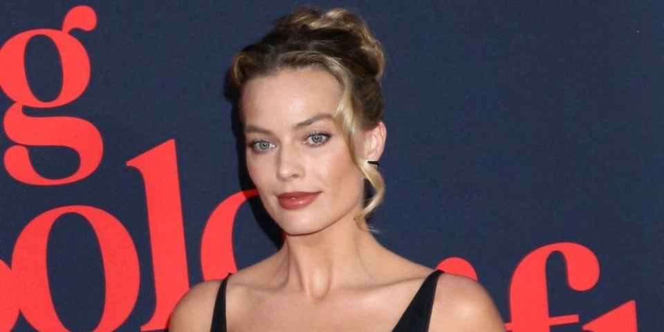 Margo Robi zapalila crveni tepih: Nikad izazovnija u najužem korsetu ikada (FOTO)