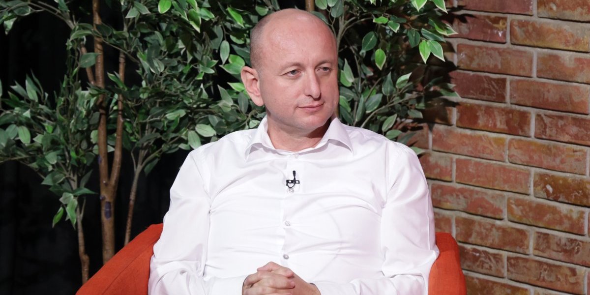 Knežević žestoko udario: Oštro reagovao na ćutanje vlasti povodom incidenta hrvatskih navijača u Crnoj Gori