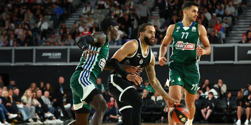 Šou na konferenciji: Vošington nasmejao Žoca, reakcija Obradovića hit na mrežama (VIDEO)