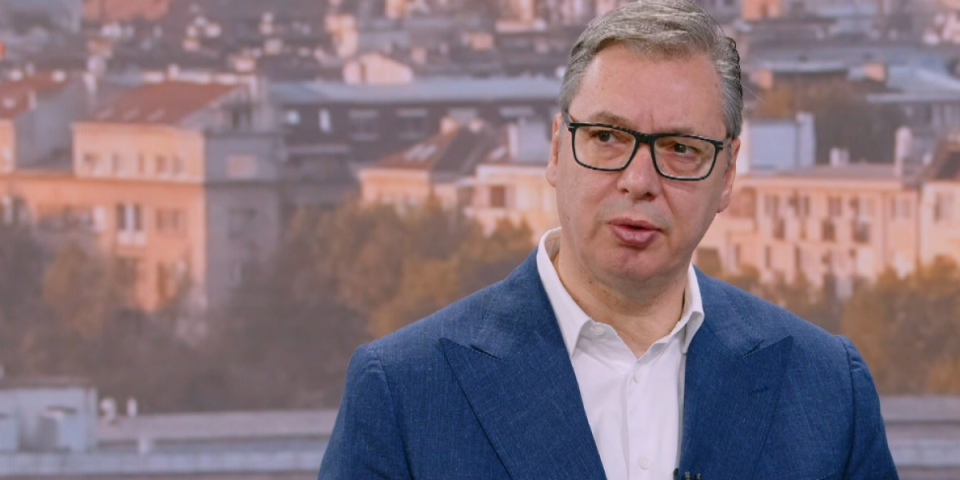 Vučić poručio blokaderima: "Bez obzira što sam Hitler, šiptar, peder, spreman sam da sednem za sto sa vama"