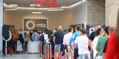 Zvanična prodaja najnovijih modela iPhone 17, iPhone 17 Pro, iPhone 17 Pro Max i iPhone Air počela je danas, 19. septembra u 10 časova u Srbiji, u istom danu kao i u Sjedinjenim Američkim Državama.