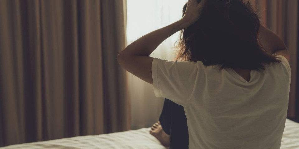 Iznajmili kuću, pa doživeli šok: Nisu mogli da veruju šta je iza zavese (VIDEO)