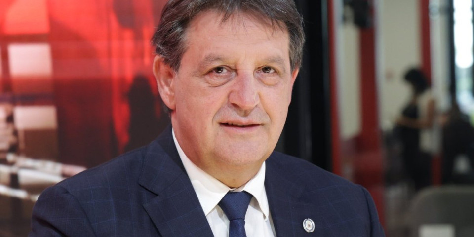 Ministar odbrane u Vranju: Gašić obišao fabriku Jumko (VIDEO)