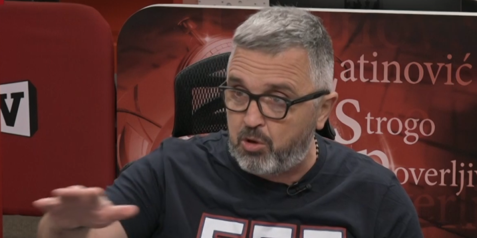 "Zašto Simović nikada nije bio osumnjičen?" Vučićević: Da je šef stanice radio svoj posao, 16 života bi bilo spašeno (VIDEO)